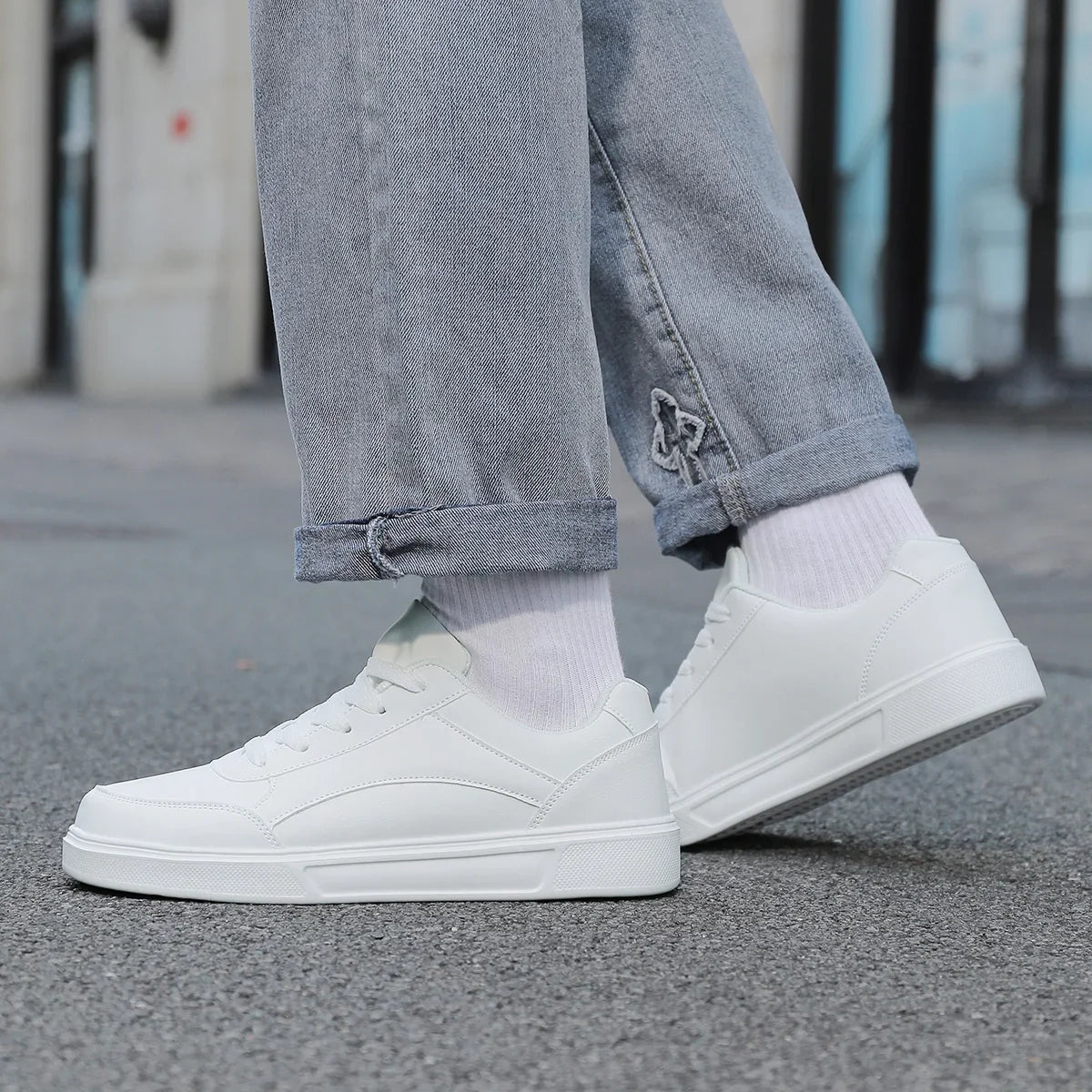 Men's and Women's Casual Sneakers